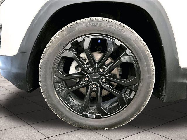 Used 2020 GMC Terrain SLE w/ Driver Convenience Package AWD/4WD image 9