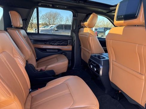 Used 2024 Ford Expedition Max Platinum image 28