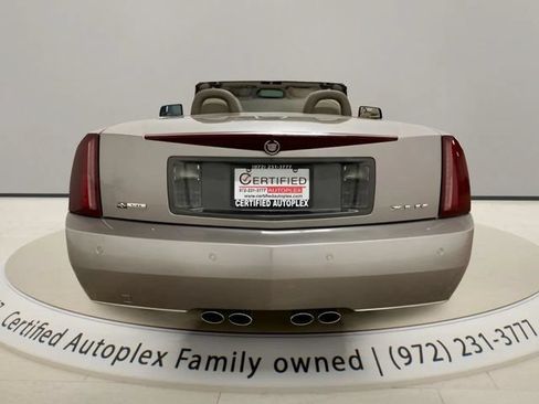 Used 2005 Cadillac XLR RWD image 7