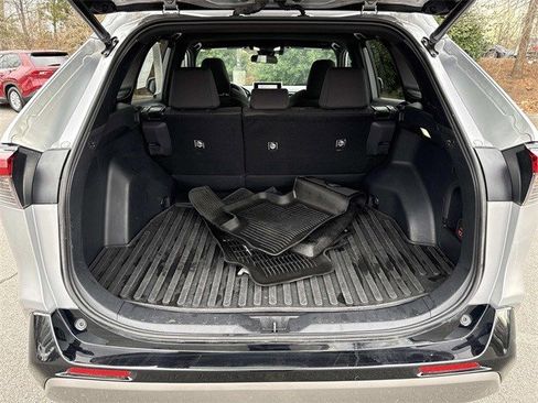 Used 2023 Toyota RAV4 SE image 12