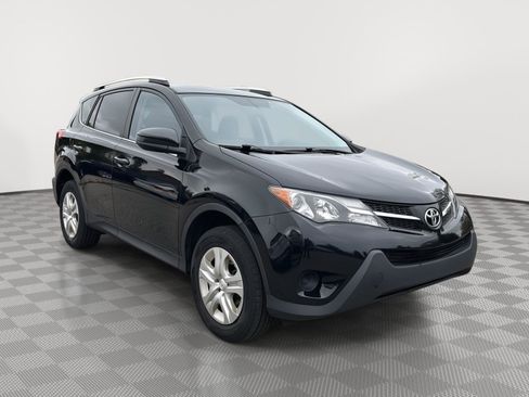 Used 2014 Toyota RAV4 LE AWD/4WD image 4