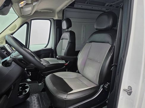 Used 2024 RAM ProMaster 2500 w/ Convenience Group FWD image 10