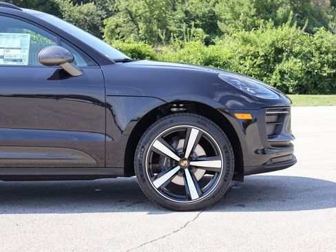 Certified 2025 Porsche Macan AWD/4WD image 10