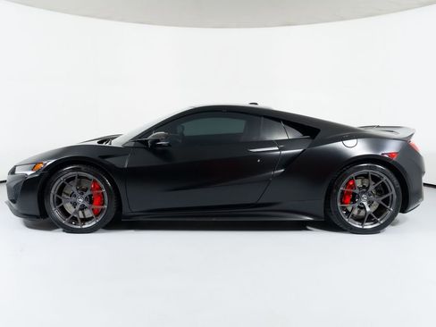 Used 2020 Acura NSX image 2