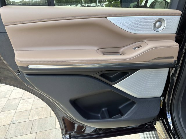New 2027 Lincoln Navigator Black Label AWD/4WD image 15