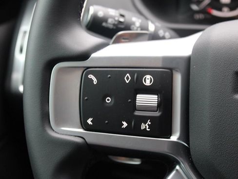 Certified 2025 Land Rover Discovery S image 17