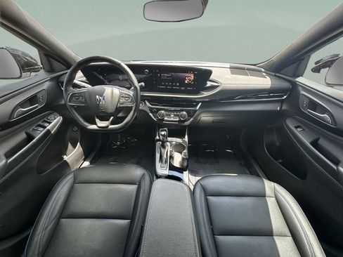 Used 2025 Buick Envista Sport Touring w/ Convenience I Package FWD image 17
