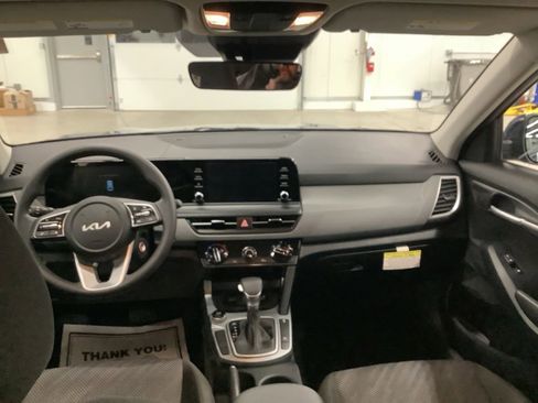 Certified 2025 Kia Seltos LX image 22