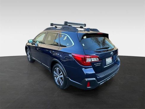 Used 2018 Subaru Outback 3.6R Limited image 4