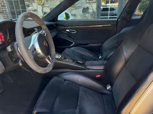 Used 2016 Porsche 911 image 25