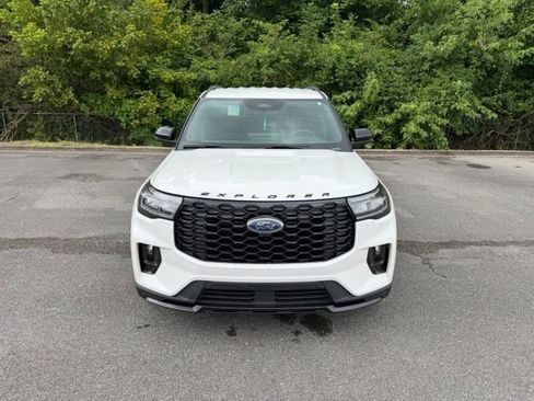 Used 2025 Ford Explorer ST-Line w/ Premium Package RWD image 5