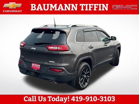Used 2016 Jeep Cherokee Latitude w/ Comfort & Convenience Group AWD/4WD image 3