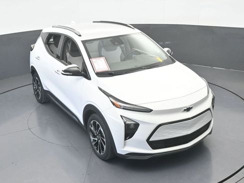 Used 2023 Chevrolet Bolt EUV Premier image 66