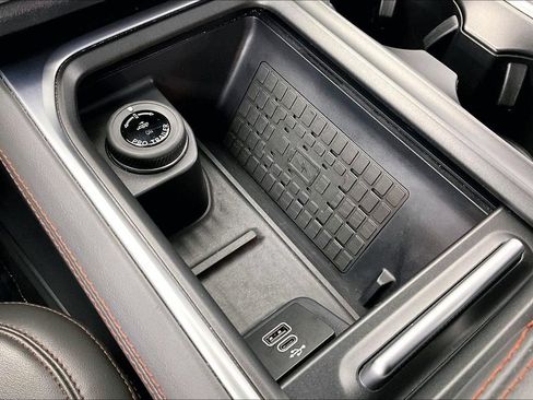 Certified 2025 Ford Expedition Active AWD/4WD image 33