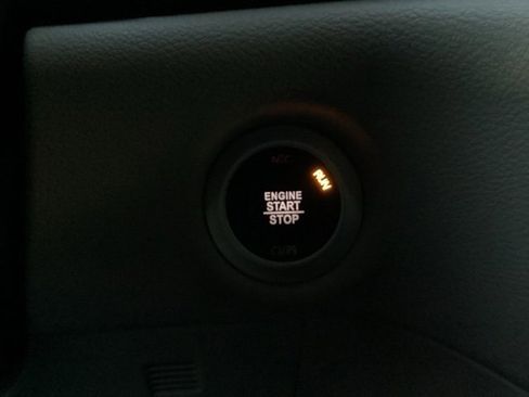 Used 2023 Chrysler Voyager LX image 29