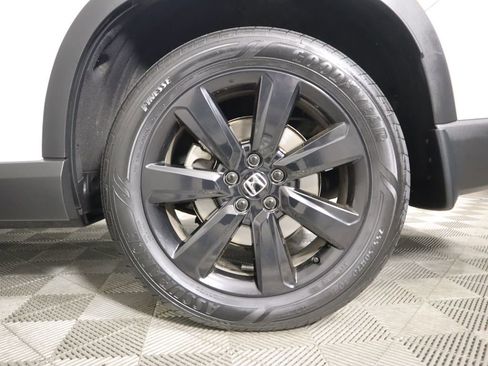 Used 2025 Honda Pilot Black Edition image 31