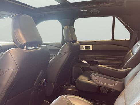 Used 2023 Ford Explorer ST w/ Equipment Group 401A image 17