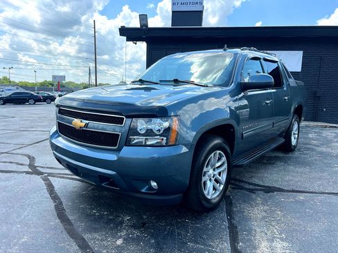Used 2012 Chevrolet Avalanche LT image 1