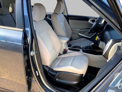 Used 2020 Kia Soul LX FWD image 8