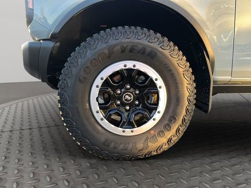 Used 2023 Ford Bronco Badlands w/ Sasquatch Package image 25
