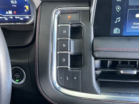 Used 2023 Chevrolet Suburban RST AWD/4WD image 33