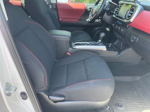 Used 2023 Toyota Tacoma SR5 w/ Technology Package RWD image 19