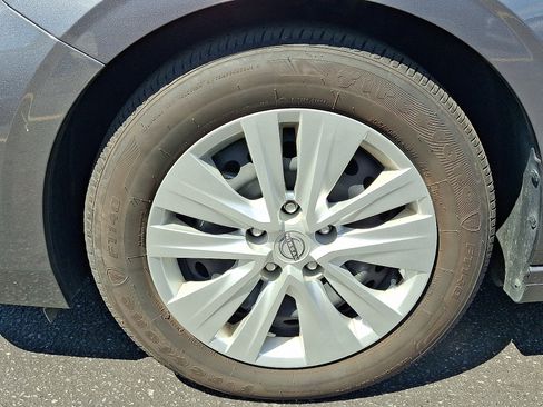 Used 2025 Nissan Sentra S FWD image 9