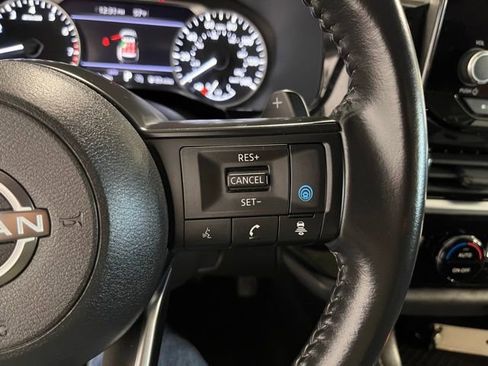 Used 2024 Nissan Pathfinder SV image 23