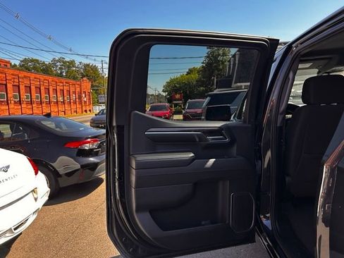 Used 2024 Chevrolet Silverado 1500 LT AWD/4WD image 19