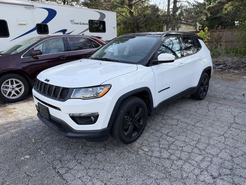 Used 2019 Jeep Compass Altitude image 13