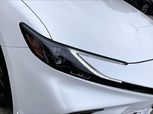 Used 2025 Toyota Camry XSE FWD image 32