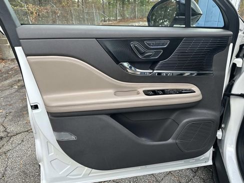 Used 2022 Lincoln Corsair Reserve w/ Equipment Group 201A image 10