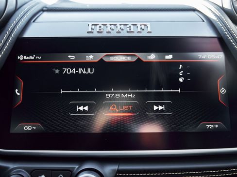 Used 2018 Ferrari GTC4Lusso T image 71