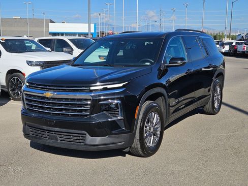 Used 2026 Chevrolet Traverse LT AWD/4WD image 8