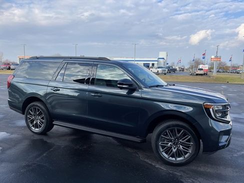 New 2026 Ford Expedition Max Platinum image 2