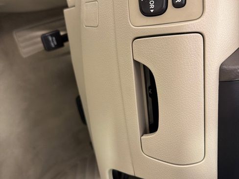 Used 2009 Toyota Camry LE image 14