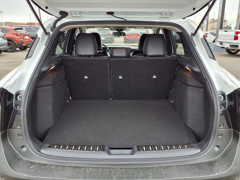 Used 2025 Nissan Kicks SR w/ Illumination Package image 17