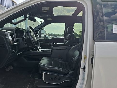 Used 2025 Ford F250 Platinum AWD/4WD image 11
