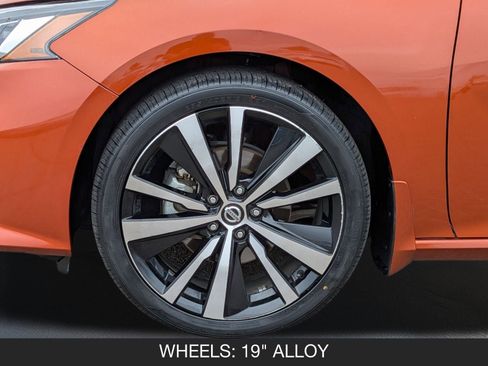 Certified 2021 Nissan Altima 2.5 SR w/ SR Premium Package image 11