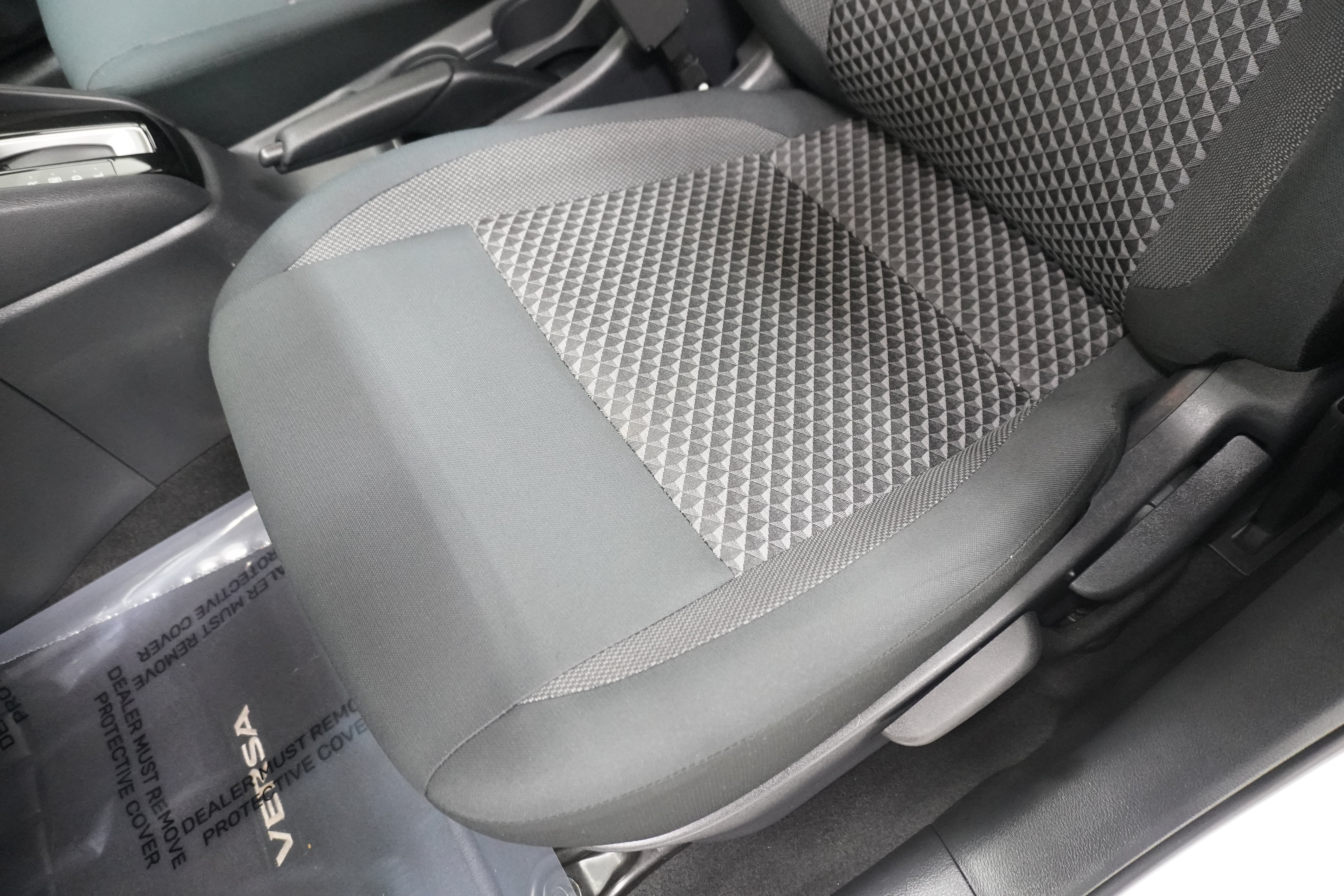 Used 2020 Nissan Versa S FWD image 12