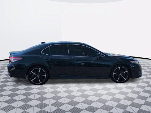 Used 2018 Toyota Camry XSE FWD image 6
