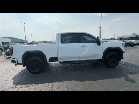 Certified 2024 GMC Sierra 2500 AT4 w/ Technology Package AWD/4WD image 9
