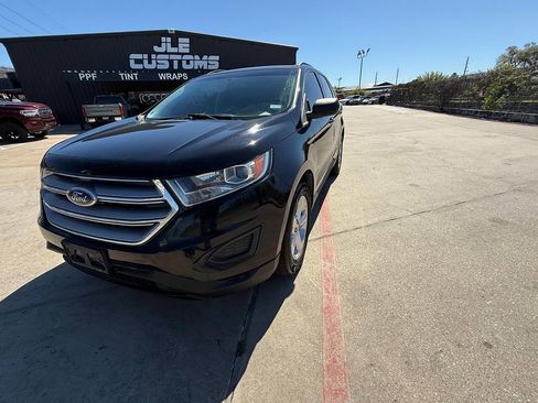 Used 2018 Ford Edge SE image 4