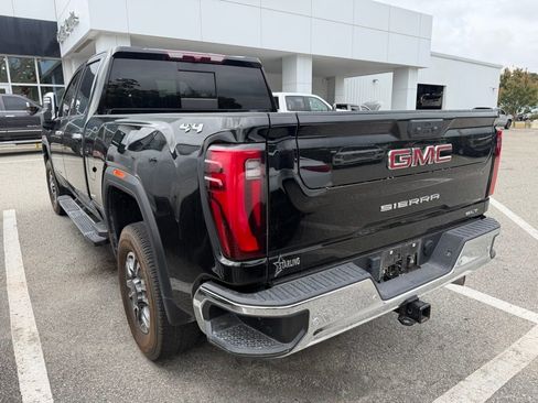 Used 2024 GMC Sierra 2500 SLT w/ SLT Premium Package AWD/4WD image 10