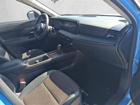 Used 2025 Nissan Kicks SR w/ SR Premium Package image 18