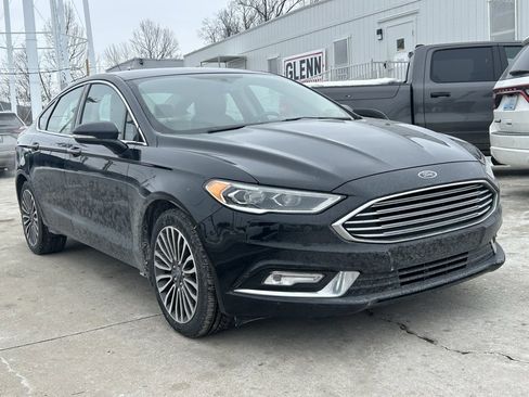 Used 2017 Ford Fusion SE image 4