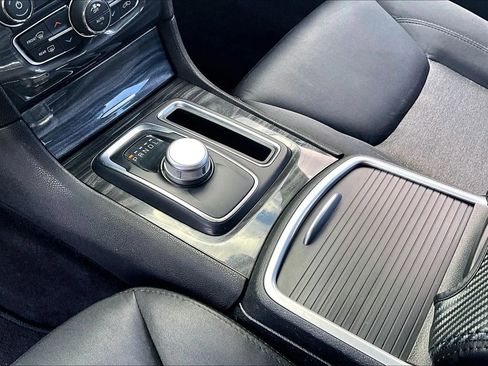 Used 2018 Chrysler 300 Touring w/ Sport Appearance Package image 14