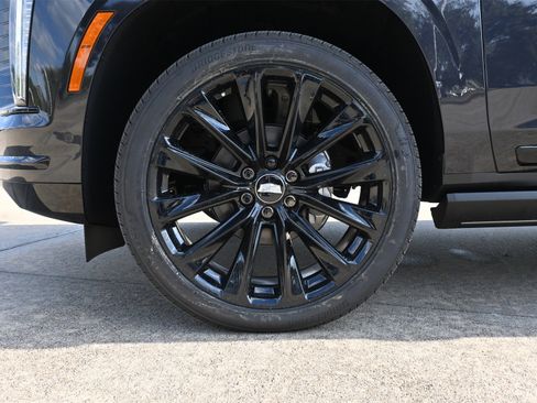 New 2025 Cadillac Escalade Sport Platinum w/ LPO, ONYX Package image 30