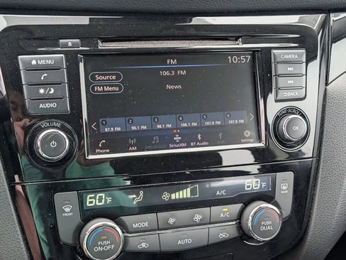 Used 2022 Nissan Rogue Sport SV w/ Technology Package image 26