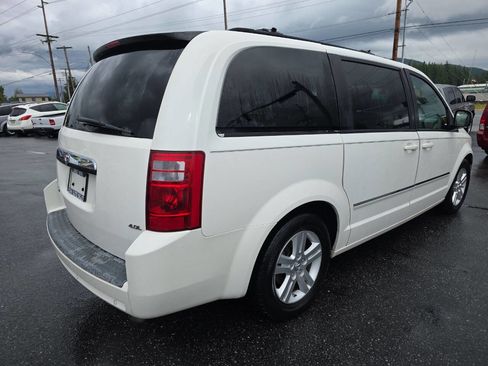 Used 2008 Dodge Grand Caravan SXT FWD image 3